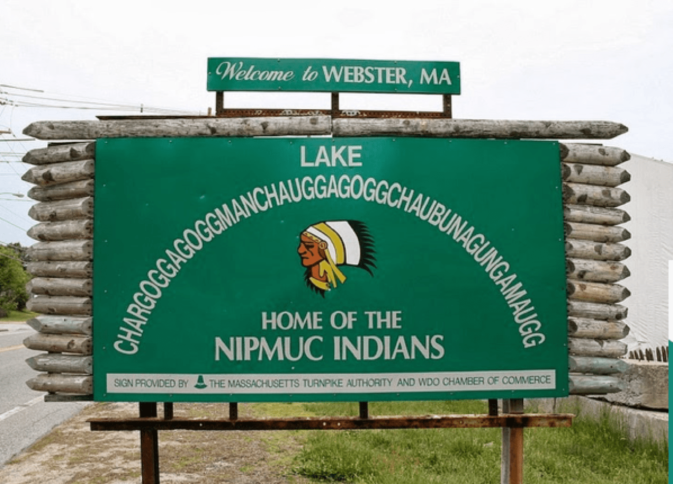 Lake Chaubunagungamaug welcome sign