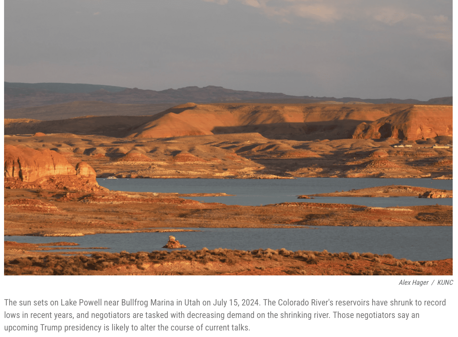 Sunset over Lake Powell and red sandstone